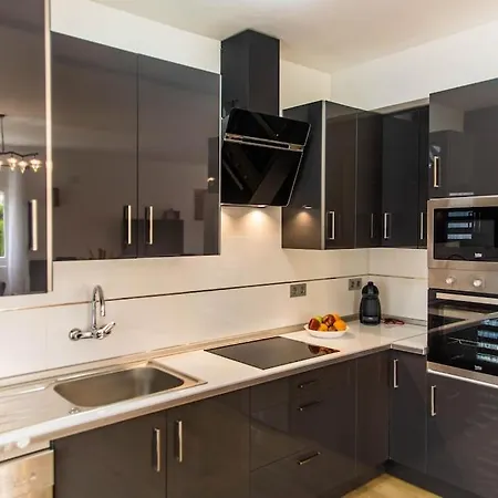 Magnificent Villa: 2 Private Pools, Bbq, Garden & Parking. 13 Per. In Padul Villa *