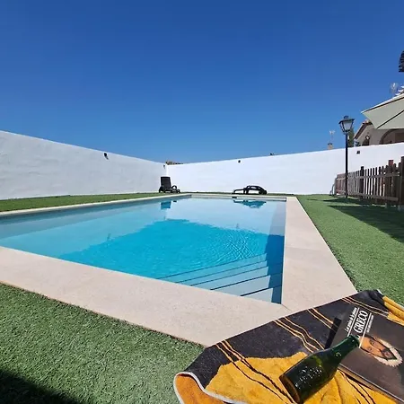 Magnificent Villa: 2 Private Pools, Bbq, Garden & Parking. 13 Per. In Padul *